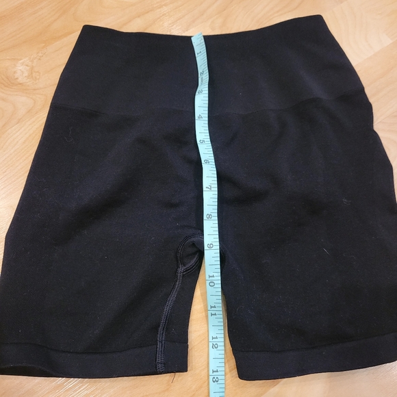 Alphalete Amplify Black Shorts Size Small - Picture 10 of 12